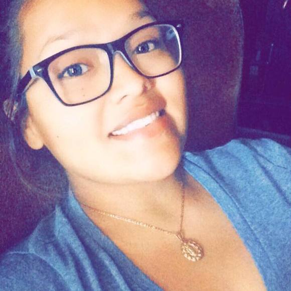 Meet your Posher, Cindy - Picture 1 of 1